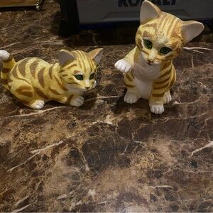 Vintage 1993 Art Line yellow tabby cat figurines blow mold